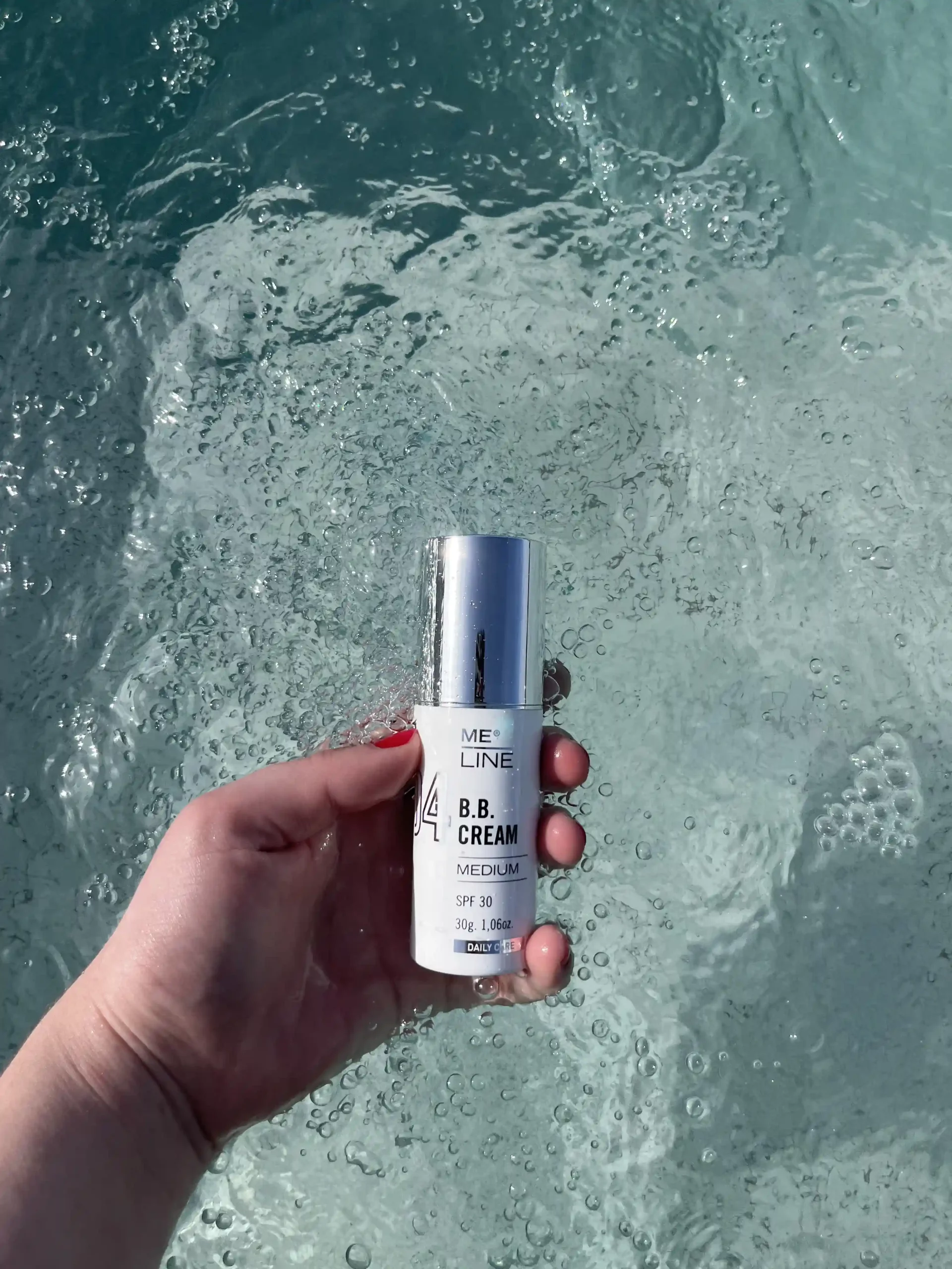 INNO SUN SPF product in a summer water setting